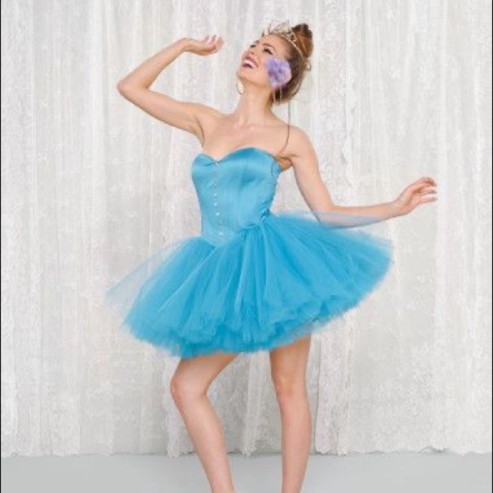 Betsey Johnson The Ritz Tulle dress size 6 NWT